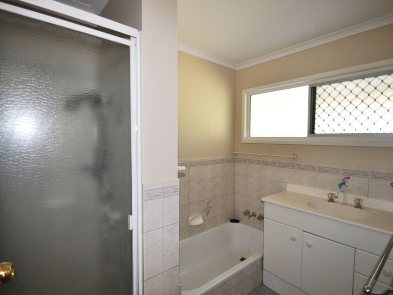 86 Aquarius Drive, Kingston QLD 4114