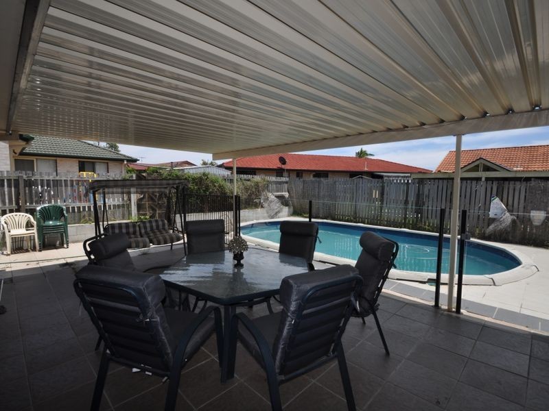 22 Paddies Crescent, Crestmead QLD 4132