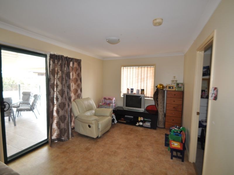 22 Paddies Crescent, Crestmead QLD 4132