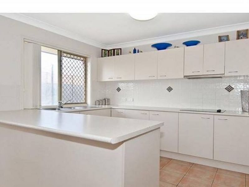 27 Geaney Bvd, Crestmead QLD 4132