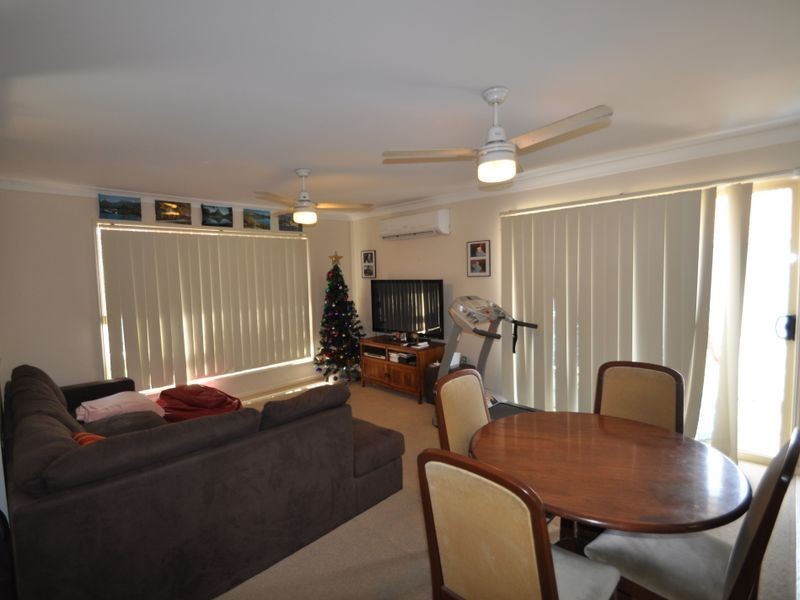27 Geaney Bvd, Crestmead QLD 4132