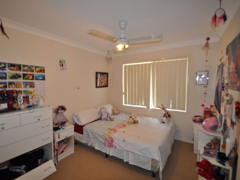 27 Geaney Bvd, Crestmead QLD 4132