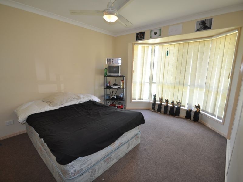 10 Pidgeon Blvd, Crestmead QLD 4132