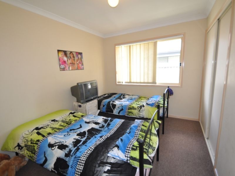 10 Pidgeon Blvd, Crestmead QLD 4132