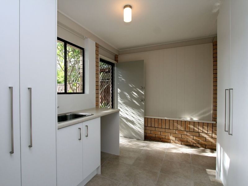 9 Greyash Street, Kingston QLD 4114