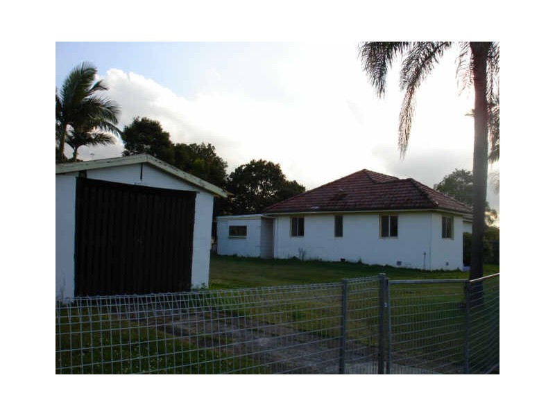 92 Railway Pde, Woodridge QLD 4114