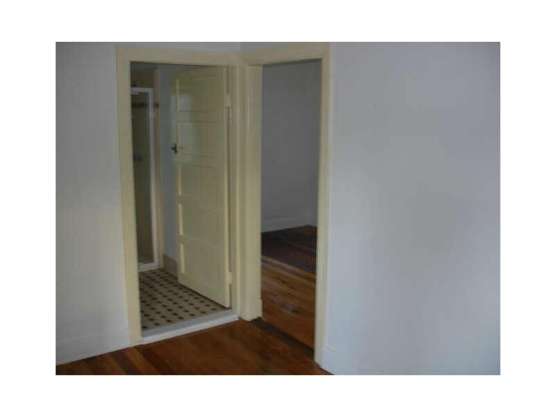 92 Railway Pde, Woodridge QLD 4114