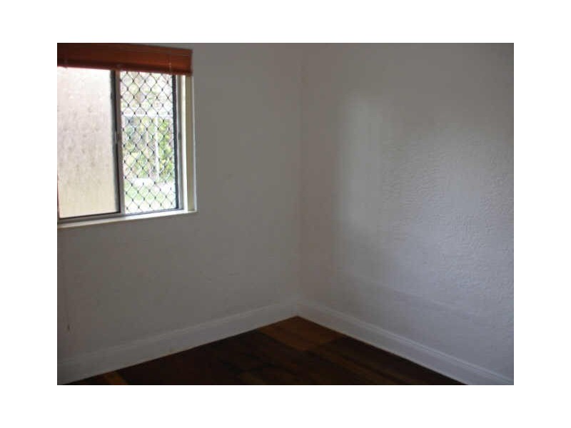 92 Railway Pde, Woodridge QLD 4114