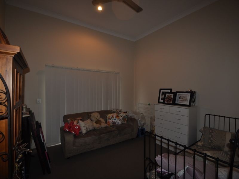 1 Yarraman Chase, Waterford QLD 4133