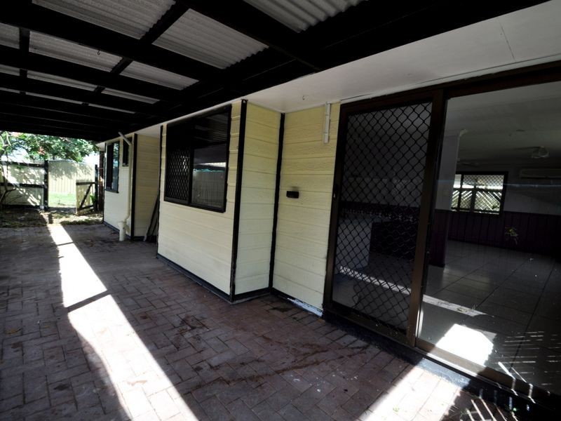 65 Aquarius Drive, Kingston QLD 4114