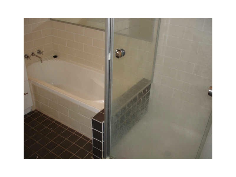 143 Jacaranda Avenue, Kingston QLD 4114