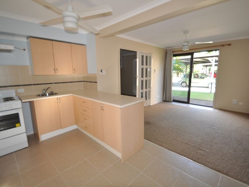 2/41 Defiance Road, Woodridge QLD 4114