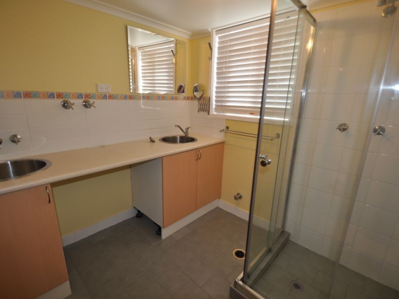 2/41 Defiance Road, Woodridge QLD 4114