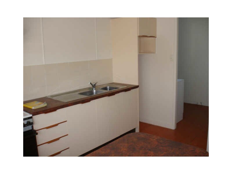 48 Laughlin Street, Kingston QLD 4114