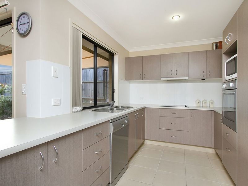 56 Outlook Drive, Waterford QLD 4133