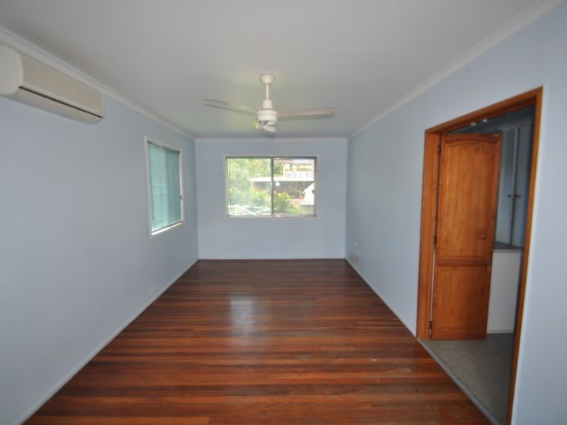 12 Ewinga Street, Kingston QLD 4114