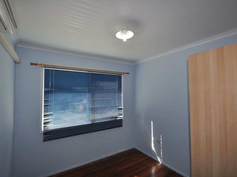 12 Ewinga Street, Kingston QLD 4114