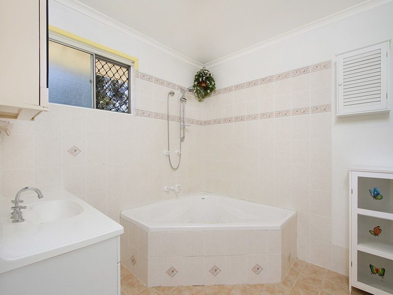 5 Laughlin Street, Kingston QLD 4114
