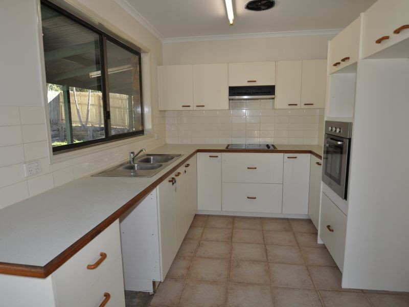 13 Warren Court, Loganlea QLD 4131