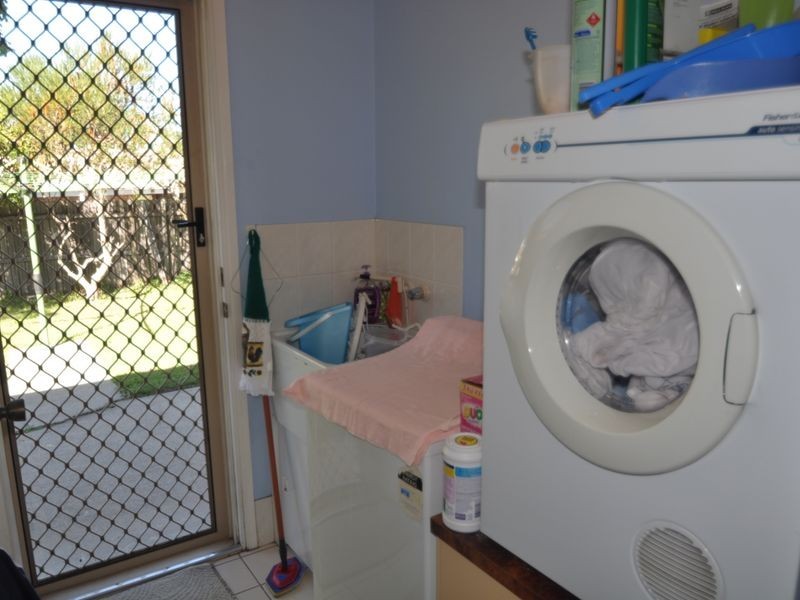 8 Sandown, Crestmead QLD 4132