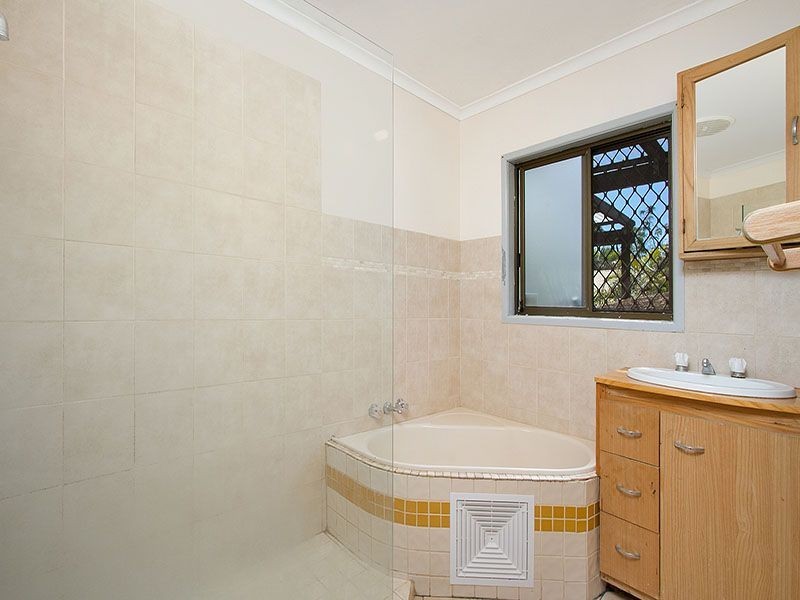 12-24 Ariel Avenue, Kingston QLD 4114