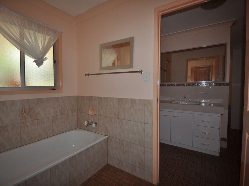 4 Dart Avenue, Kingston QLD 4114