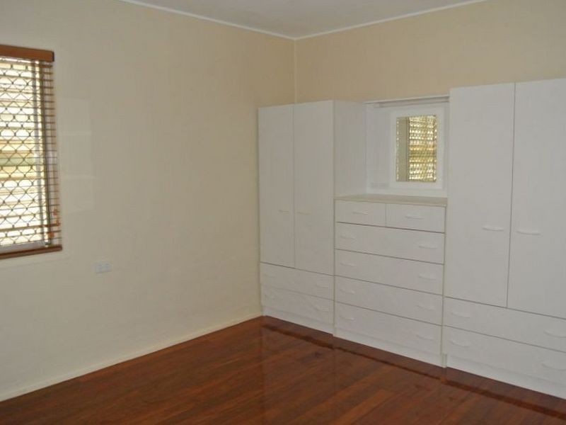 9 Myra Street, Kingston QLD 4114