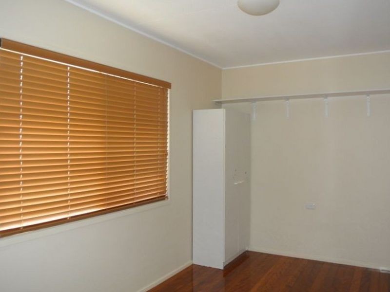 9 Myra Street, Kingston QLD 4114