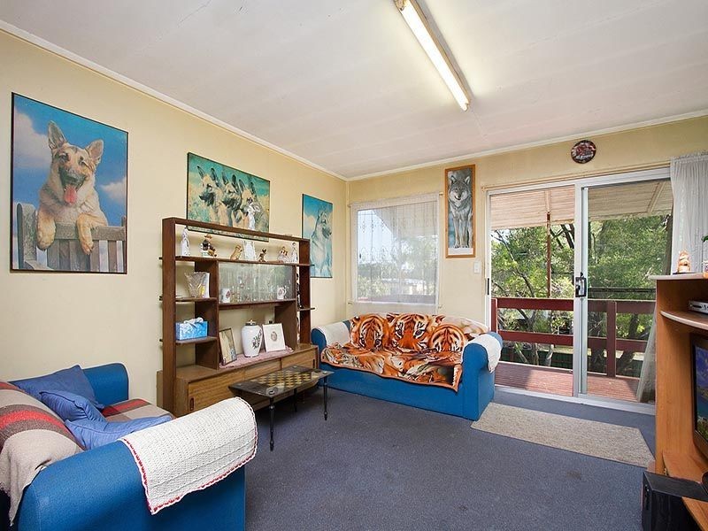 15 Oakland Avenue, Woodridge QLD 4114