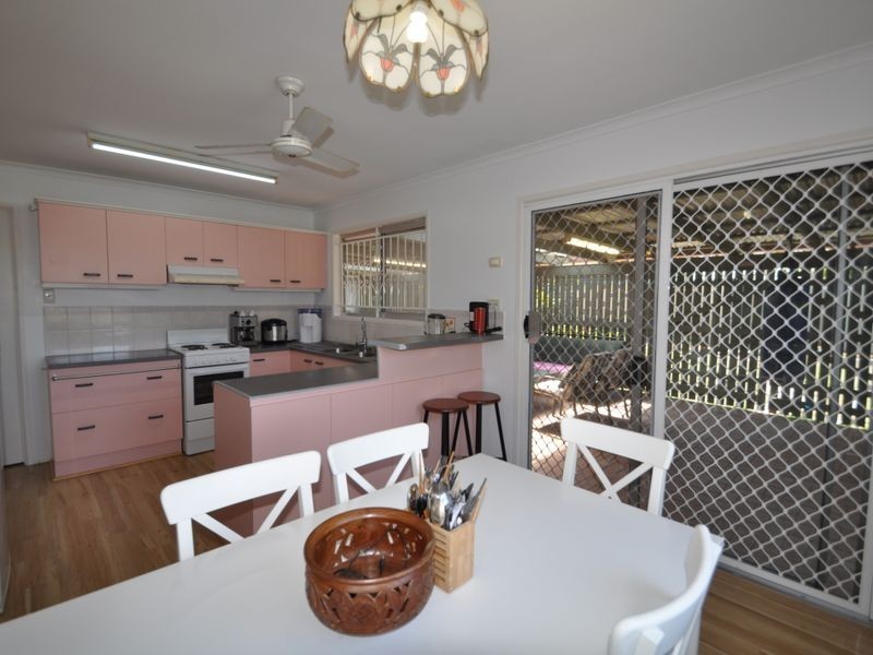 98 Waratah Drive, Crestmead QLD 4132
