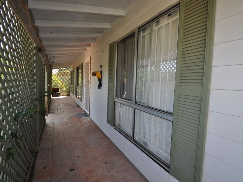 98 Waratah Drive, Crestmead QLD 4132