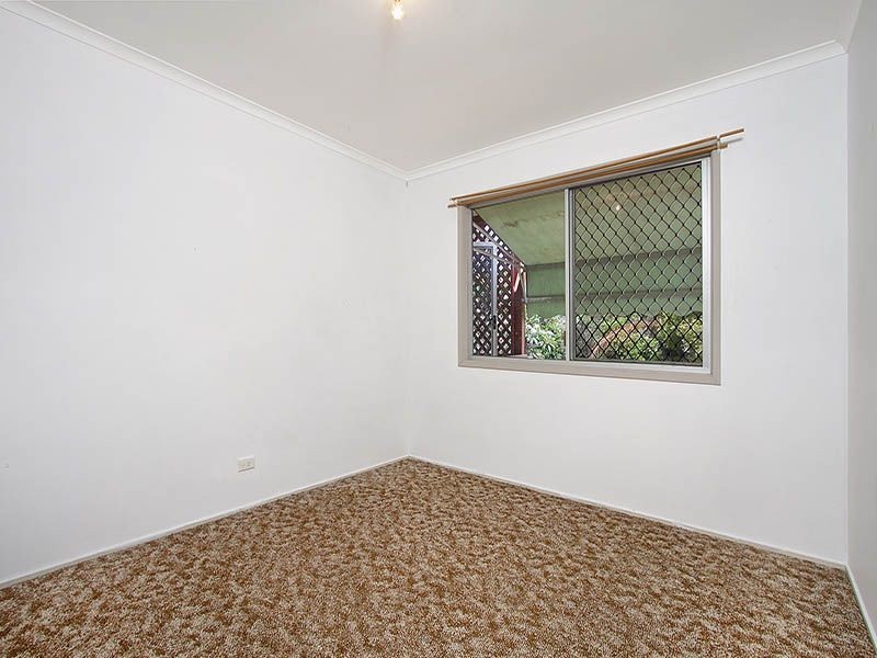 8 Dol Street, Woodridge QLD 4114