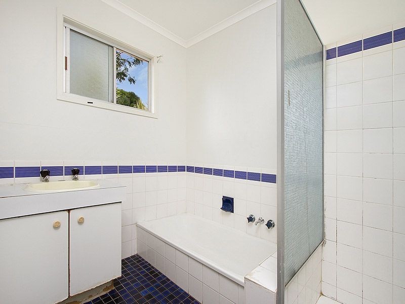 8 Dol Street, Woodridge QLD 4114