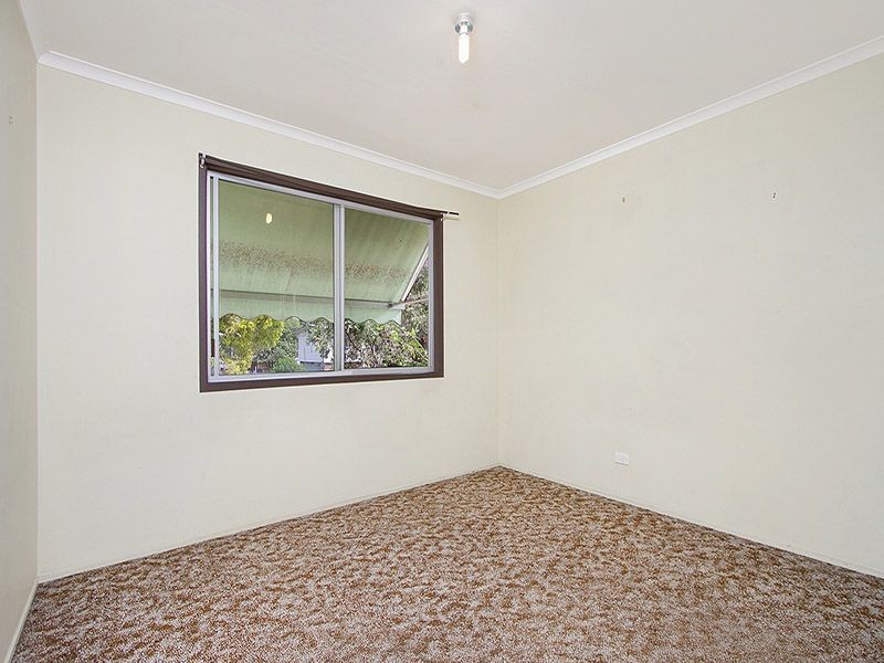 8 Dol Street, Woodridge QLD 4114