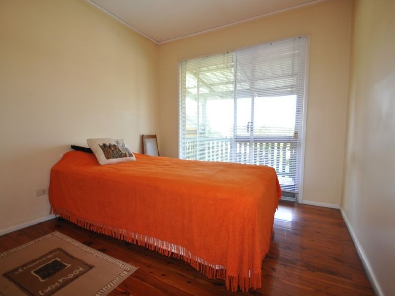 16 Laughlin Street, Kingston QLD 4114