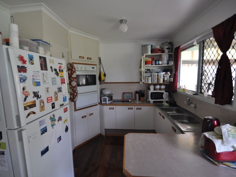 16 Darren Drive, Slacks Creek QLD 4127