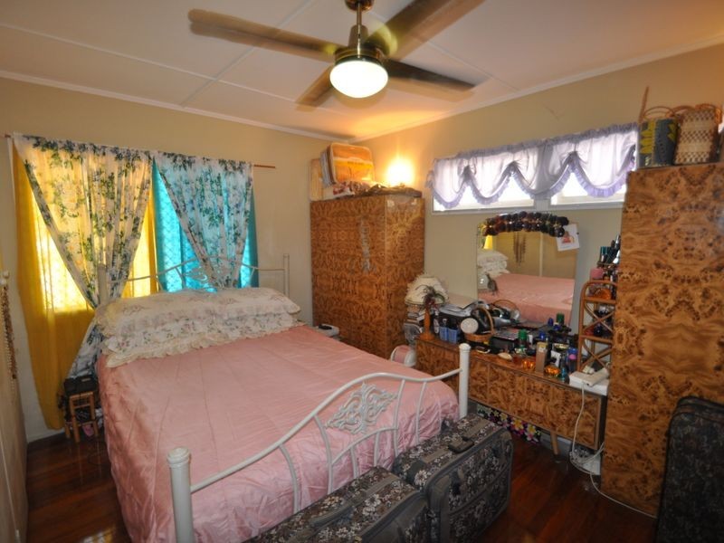 140 Jacaranda Ave, Logan Central QLD 4114