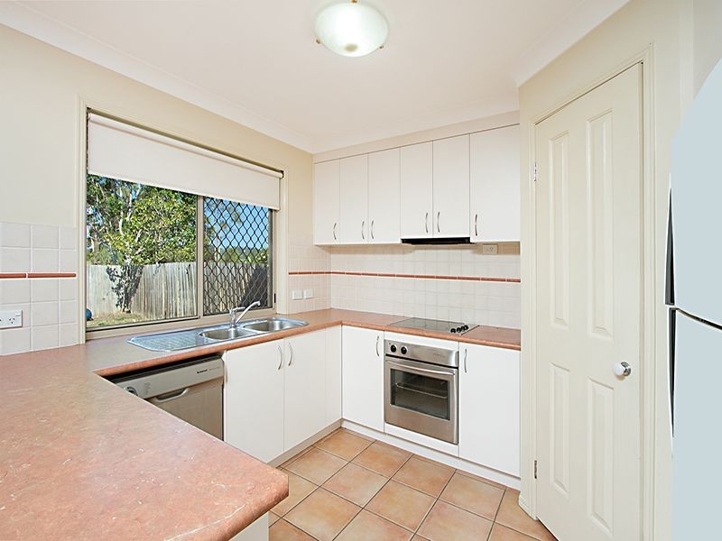 11 Fairway Drive, Meadowbrook QLD 4131
