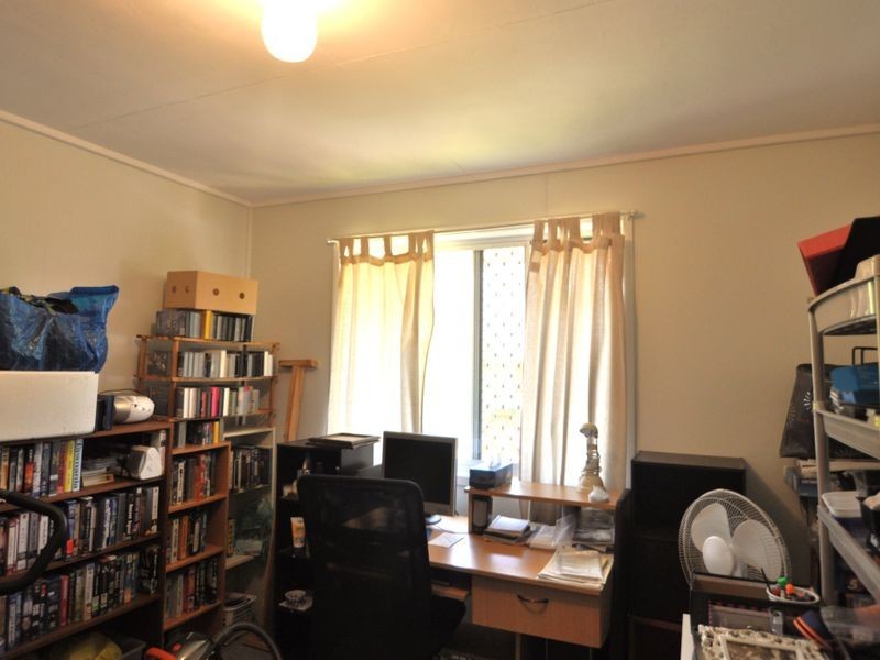 18 Yugumbri Cres, Logan Central QLD 4114