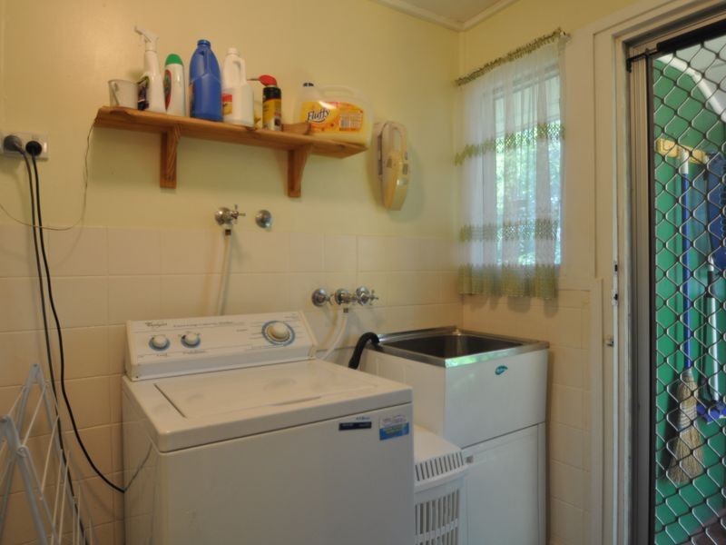 18 Yugumbri Cres, Logan Central QLD 4114