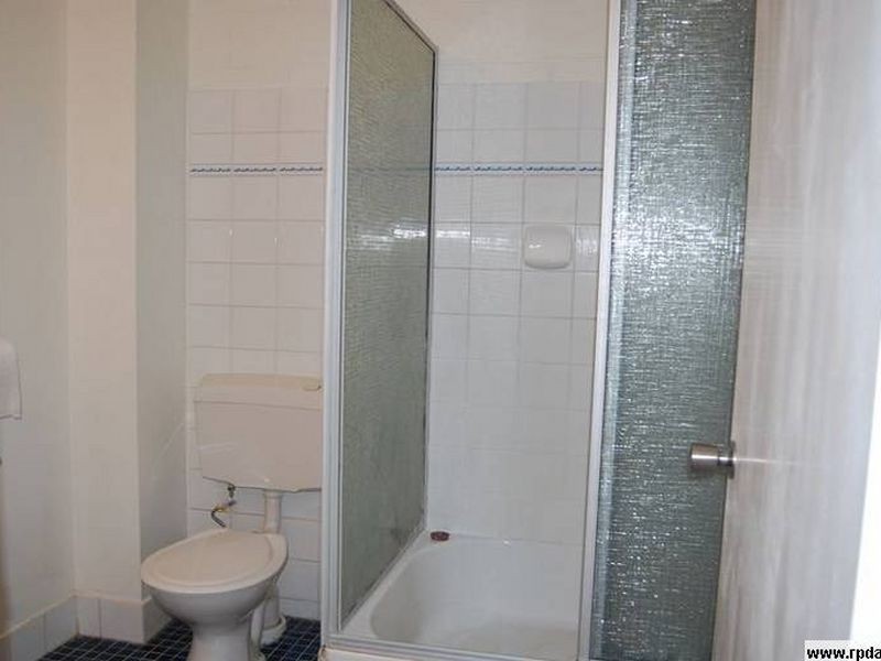 8/33 Clare Road, Kingston QLD 4114