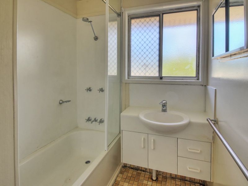 10 Kim Street, Marsden QLD 4132