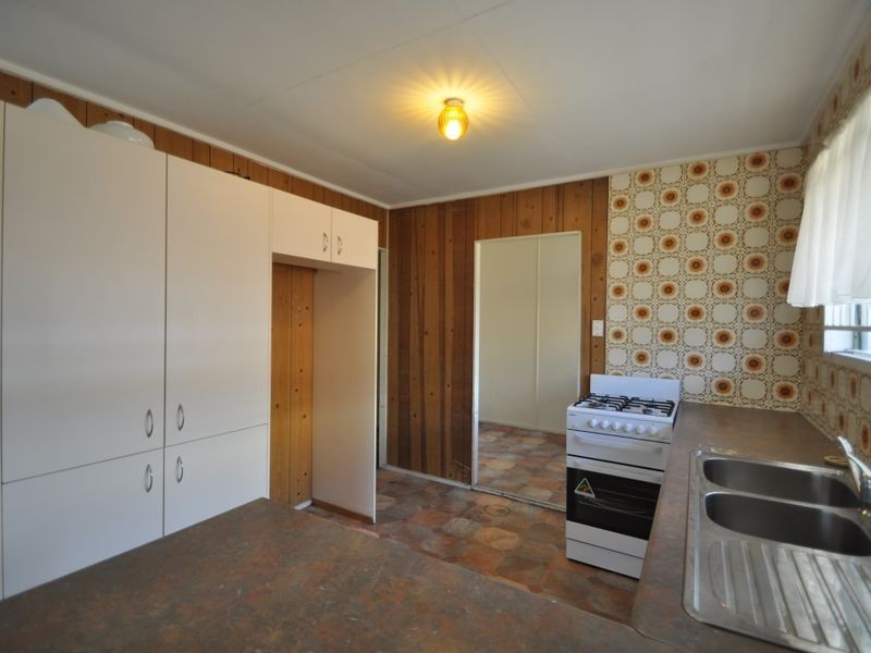 13 Fleur Street, Woodridge QLD 4114