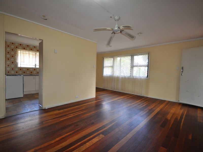 13 Fleur Street, Woodridge QLD 4114