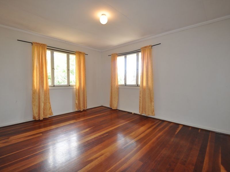 13 Fleur Street, Woodridge QLD 4114