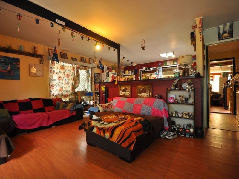 15 Karabil Street, Kingston QLD 4114