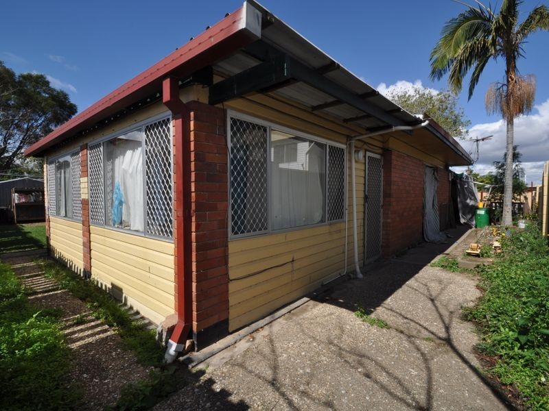 15 Karabil Street, Kingston QLD 4114