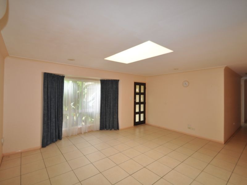 4 Dart Ave, Kingston QLD 4114