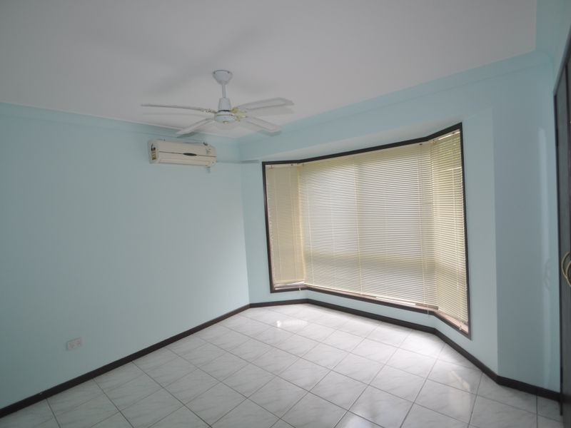 4 Dart Ave, Kingston QLD 4114