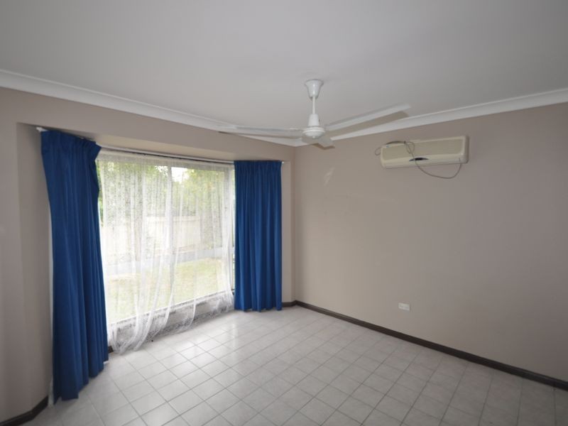 4 Dart Ave, Kingston QLD 4114